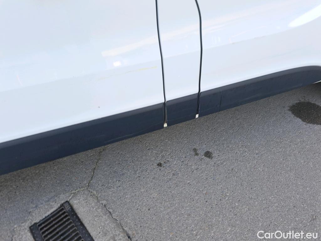  Nissan  NV300 NISSAN  / 2021 / 4P / monovolumen Combi 9 2.0dCi 81kW L1H1 1T Comfort #61