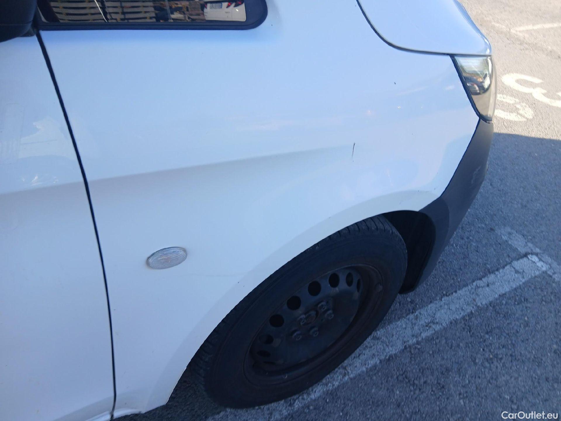  Mercedes  Vito MERCEDES-BENZ  / 2014 / 4P / furgón 111 CDI Larga #28