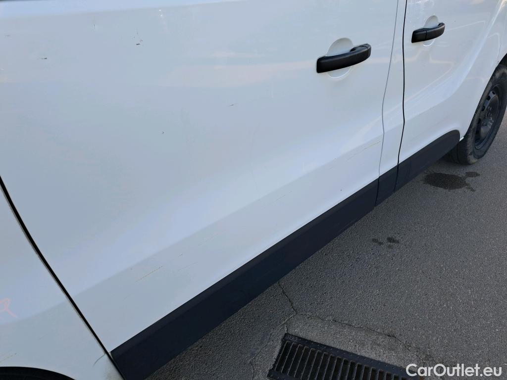  Nissan  NV300 NISSAN  / 2021 / 4P / monovolumen Combi 9 2.0dCi 81kW L1H1 1T Comfort #10