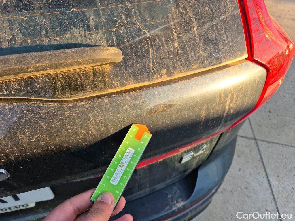  Volvo  XC60 VOLVO  todoterreno 2.0 B4 D Inscription Auto 200 CV #2