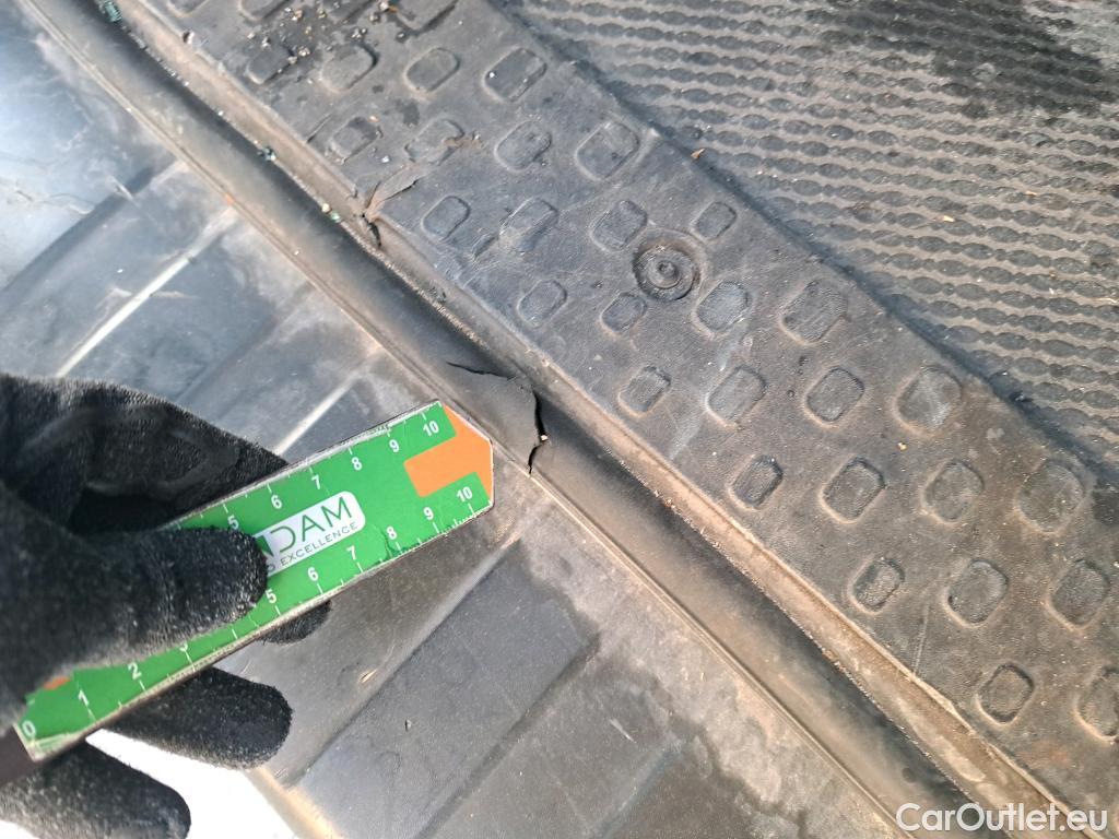  Nissan  NV300 NISSAN  / 2021 / 4P / monovolumen Combi 9 2.0dCi 81kW L1H1 1T Comfort #21