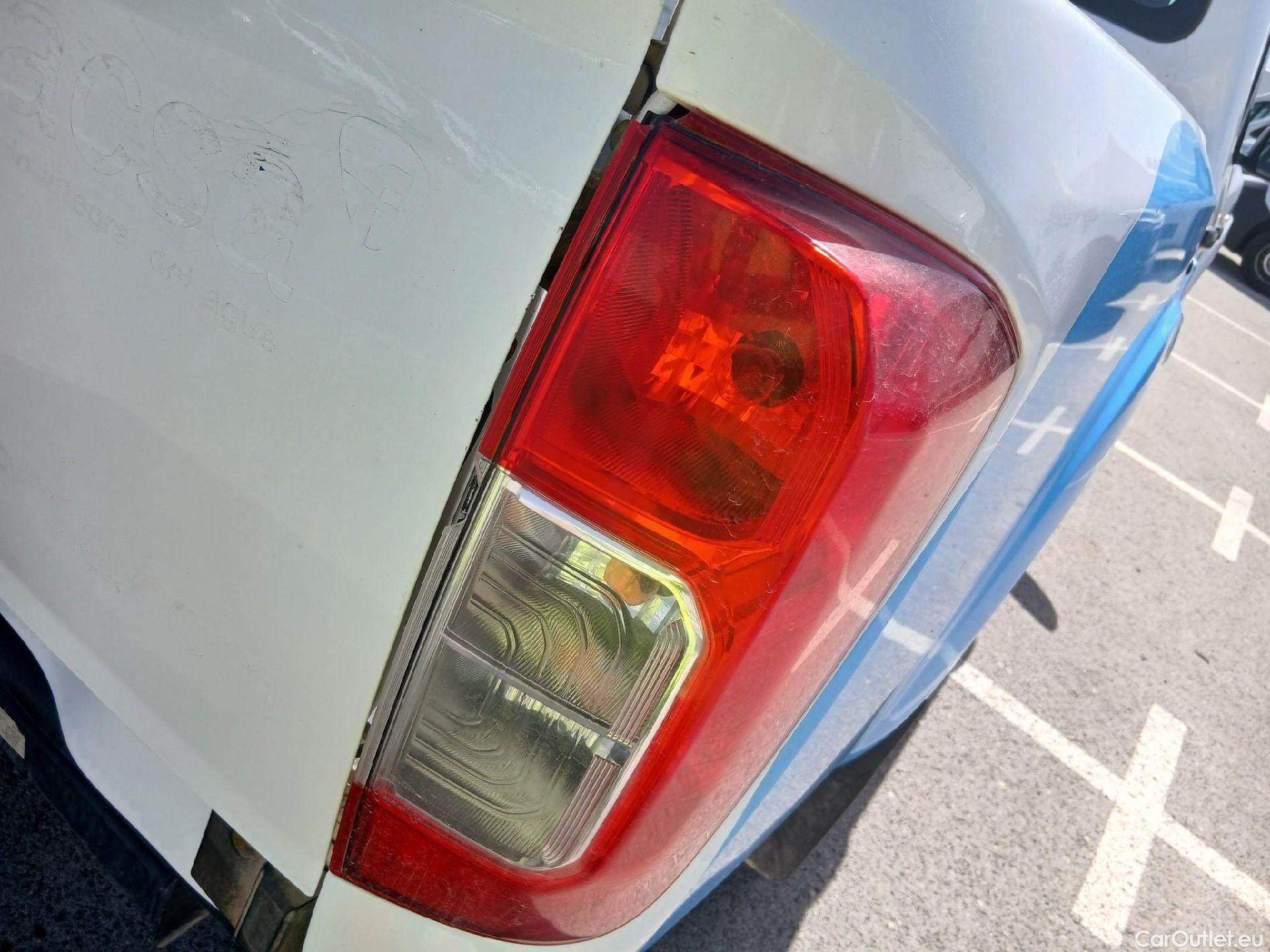  Nissan  Navara NISSAN  / 2015 / 4P / pickup Doble Cab. 2.3dCi 120kW(160CV) Acenta #42