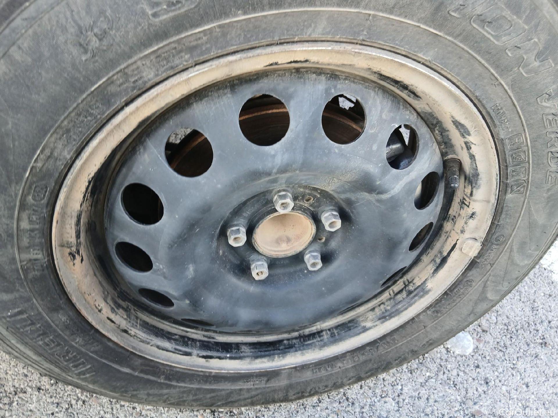  Peugeot  RIFTER PEUGEOT  / 2018 / 5P / monovolumen compacto Active Pack Standard BlueHDi 73kW #16