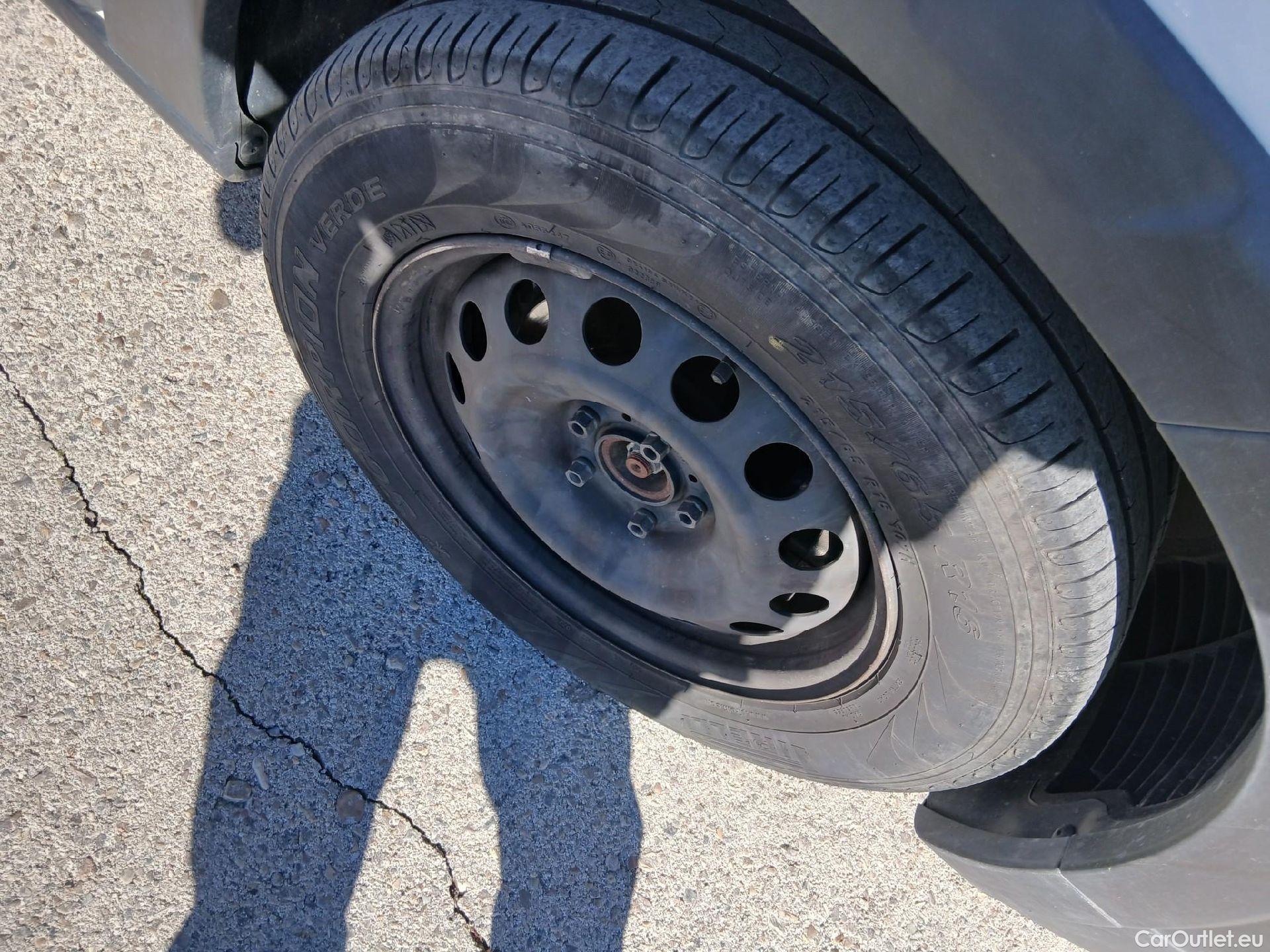  Peugeot  RIFTER PEUGEOT  / 2018 / 5P / monovolumen compacto Active Pack Standard BlueHDi 73kW #28