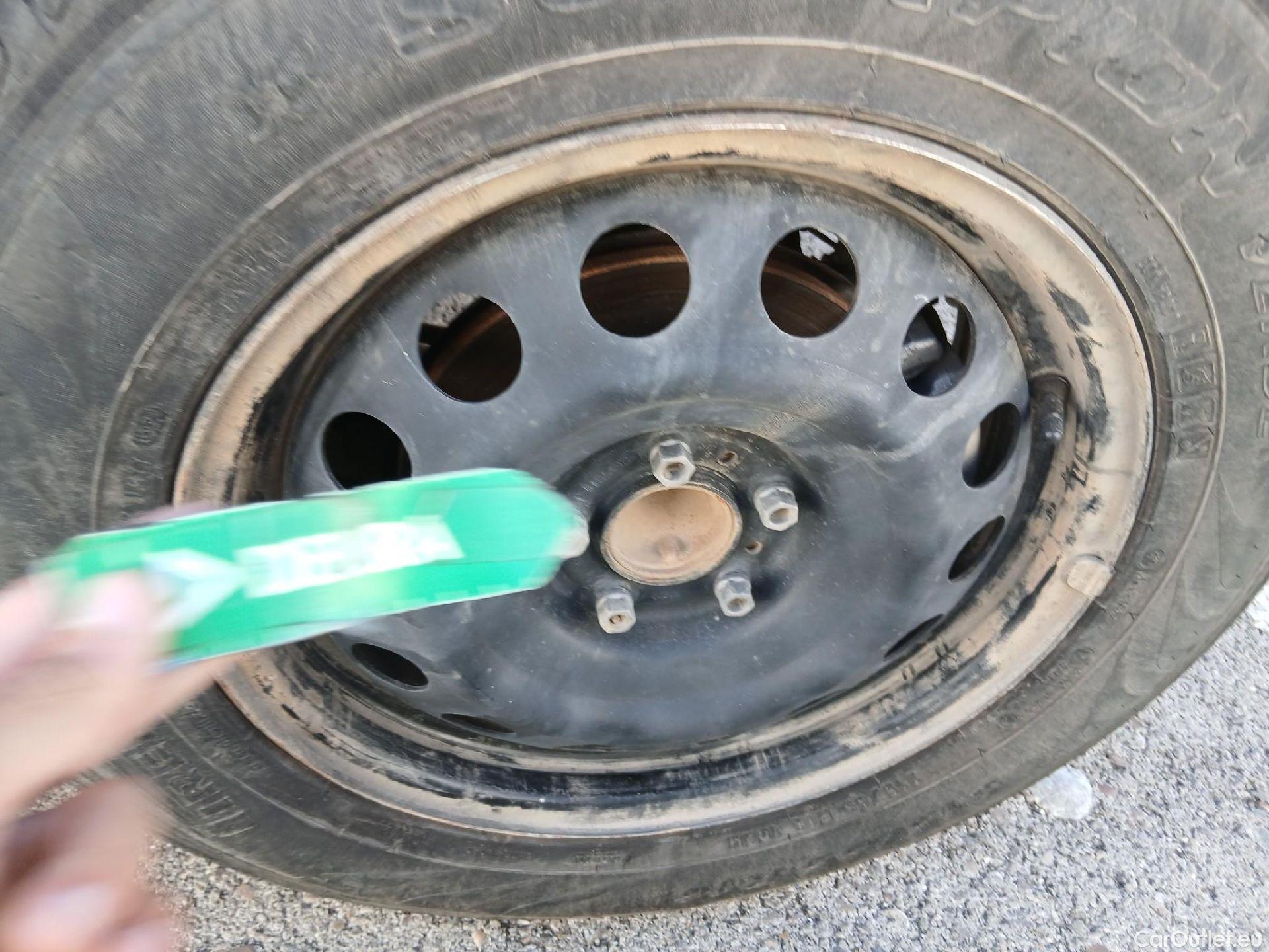  Peugeot  RIFTER PEUGEOT  / 2018 / 5P / monovolumen compacto Active Pack Standard BlueHDi 73kW #17