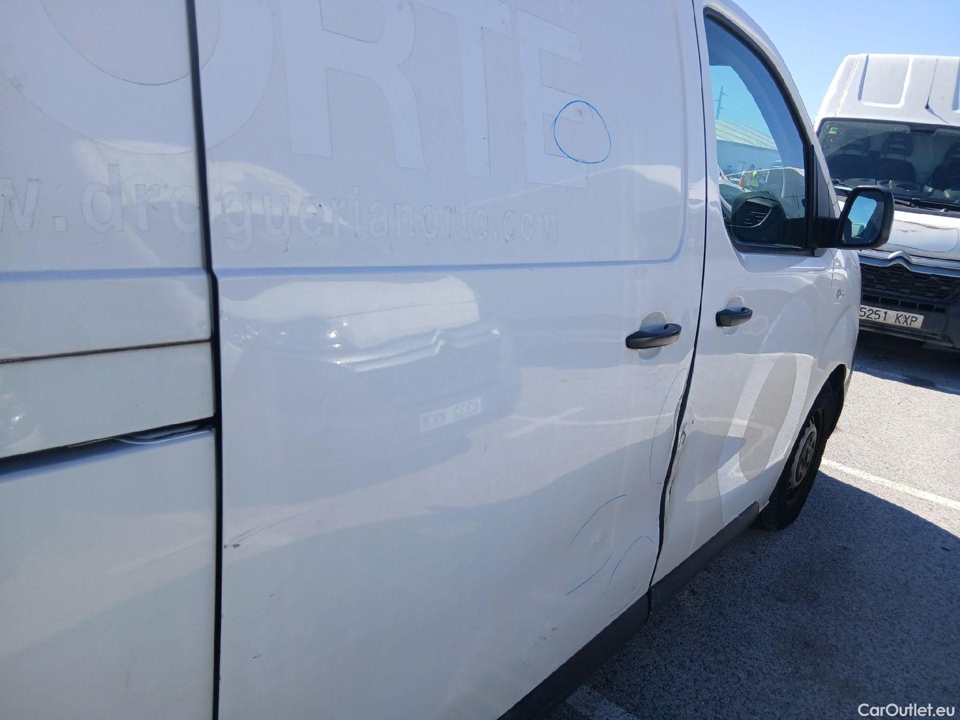  Peugeot  Expert PEUGEOT  / 2016 / 4P / furgón Furgón Pro 2.0 BlueHDi 120 S&S Standard #31