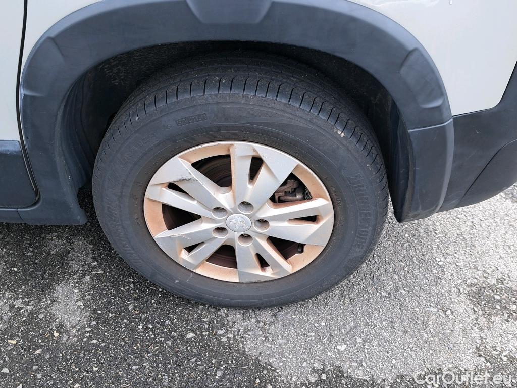  Peugeot  RIFTER PEUGEOT  / 2018 / 5P / monovolumen compacto Active Nav+ Standard BlueHDi 73kW #18