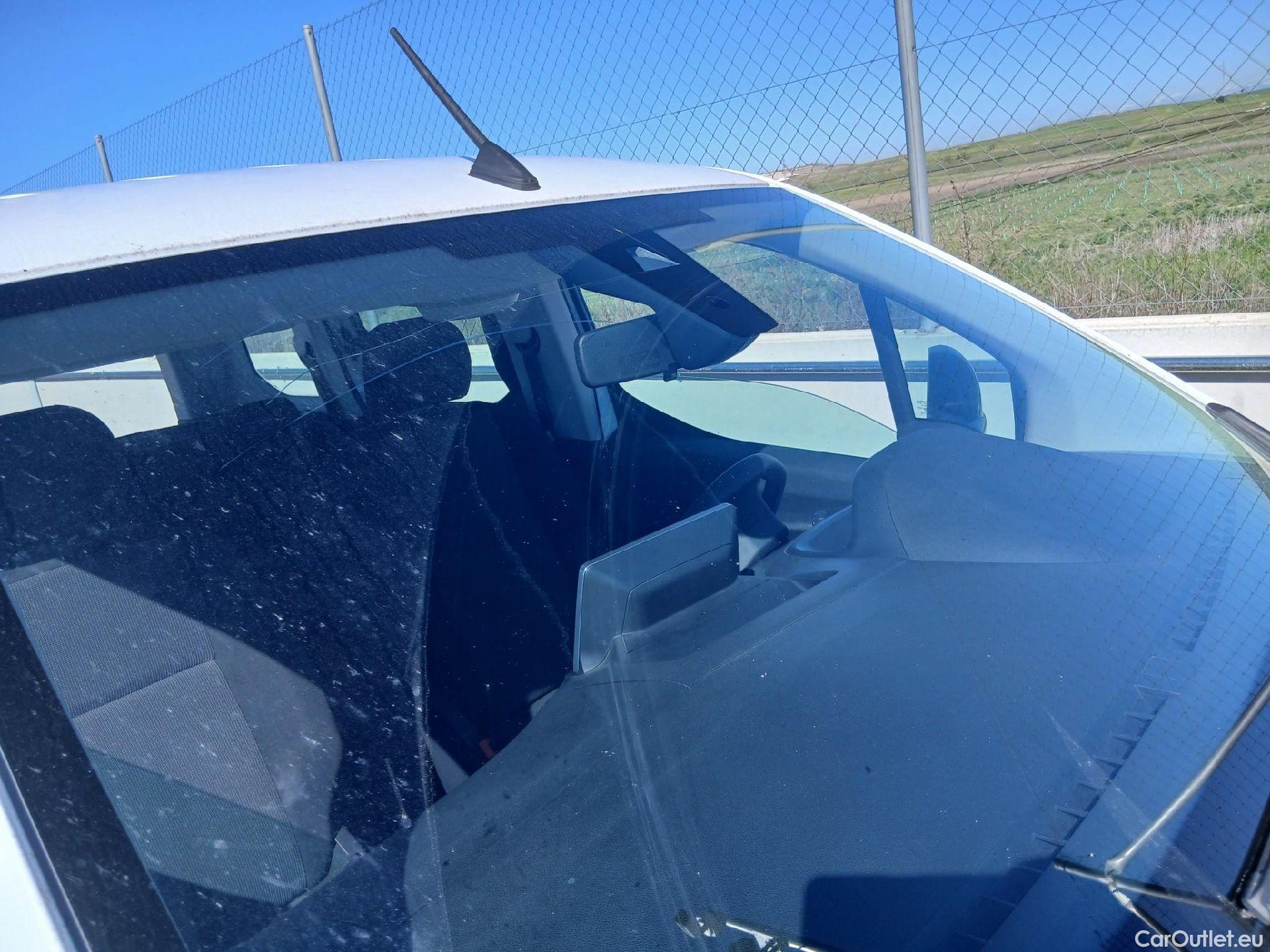  Peugeot  RIFTER PEUGEOT  / 2018 / 5P / monovolumen compacto Active Pack Standard BlueHDi 73kW #2