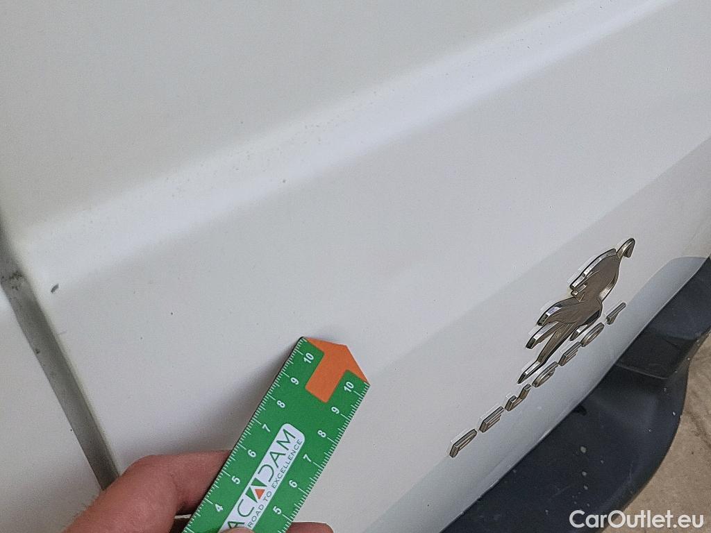  Peugeot  Partner PEUGEOT  / 2018 / 3P / furgón derivado de turismo Pro Standard 600kg BlueHDi 73kW #6