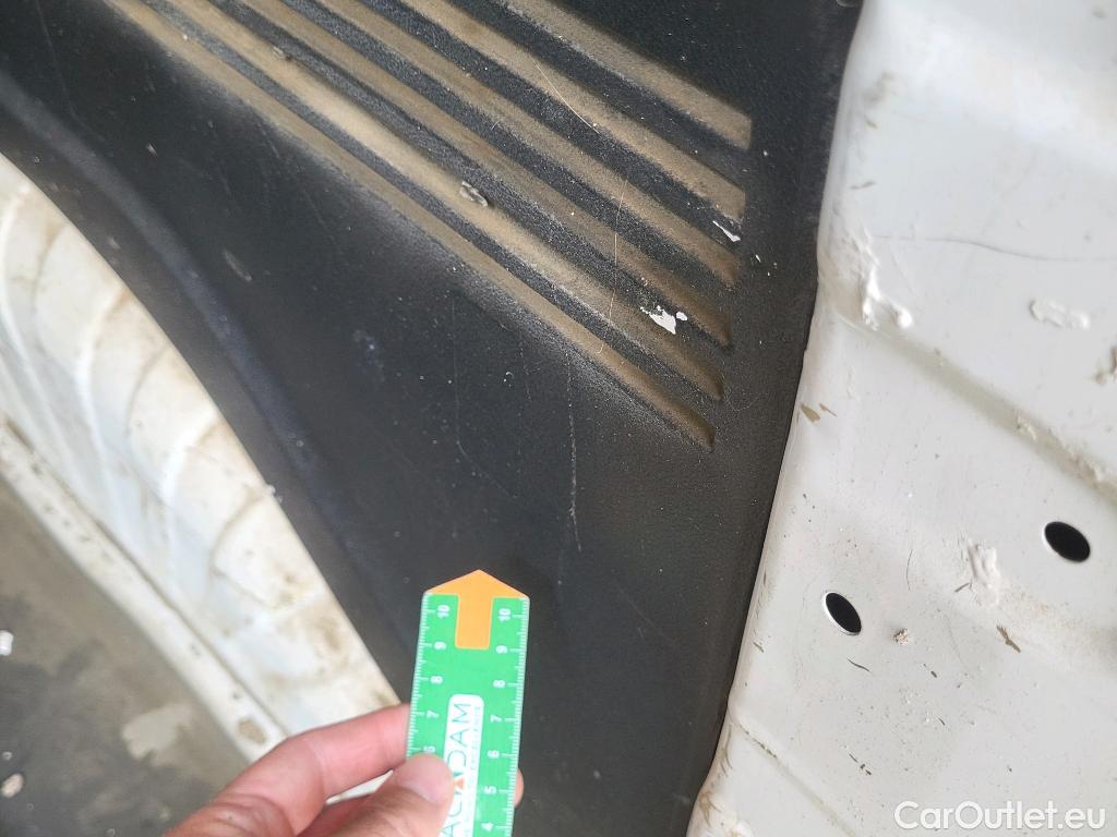  Peugeot  Partner PEUGEOT  / 2018 / 3P / furgón derivado de turismo Pro Standard 600kg BlueHDi 73kW #27