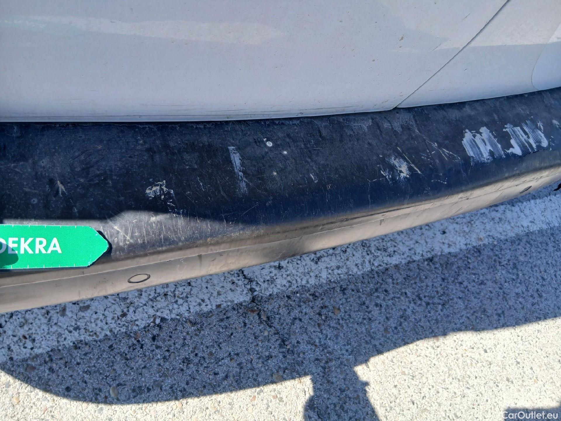  Peugeot  Expert PEUGEOT  / 2016 / 4P / furgón Furgón Pro 2.0 BlueHDi 120 S&S Standard #24