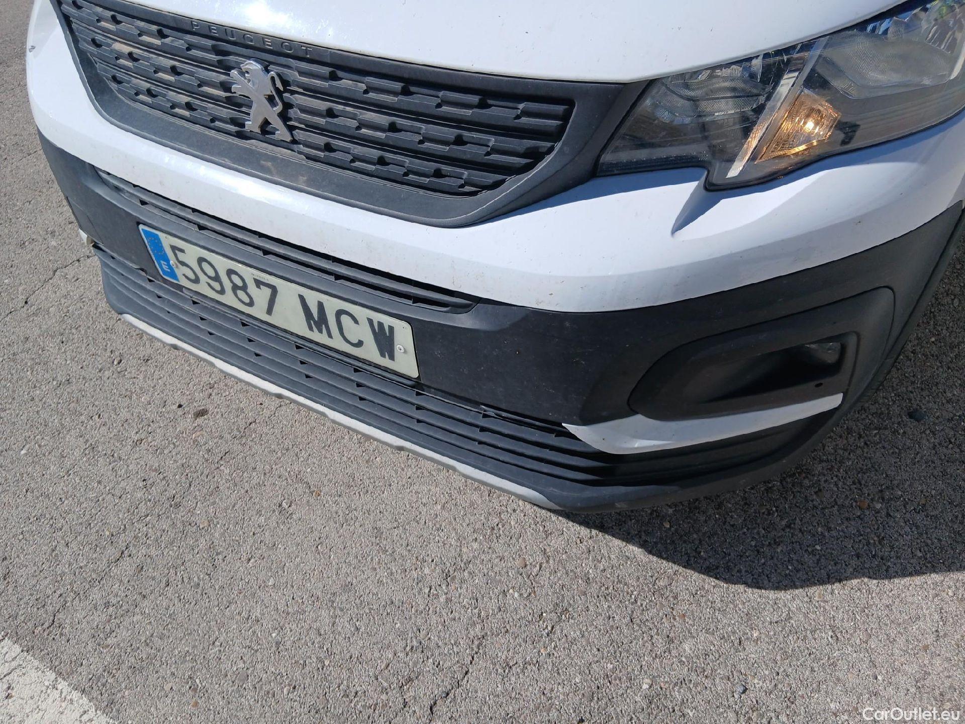  Peugeot  RIFTER PEUGEOT  / 2018 / 5P / monovolumen compacto Active Pack Standard BlueHDi 73kW #9