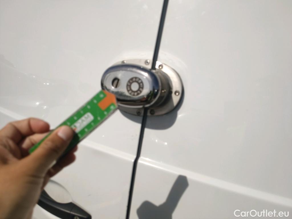  Opel  Vivaro OPEL  / 2019 / 4P / furgón 1.5 BlueHDi 74kW (100CV) M Std #36