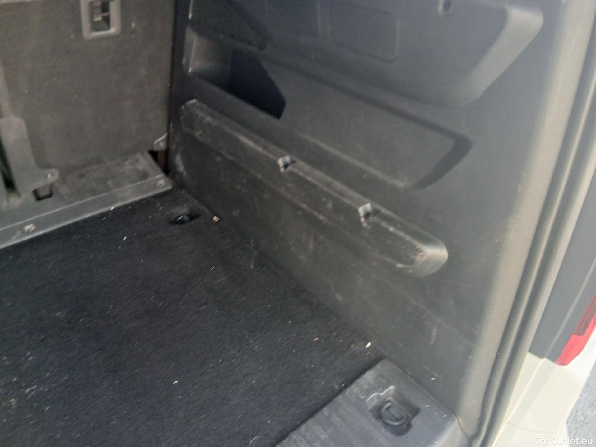  Opel  Combo OPEL  Life / 2018 / 5P / monovolumen compacto 1.5 TD 96kW (130CV) S/S Innovation L Aut #39