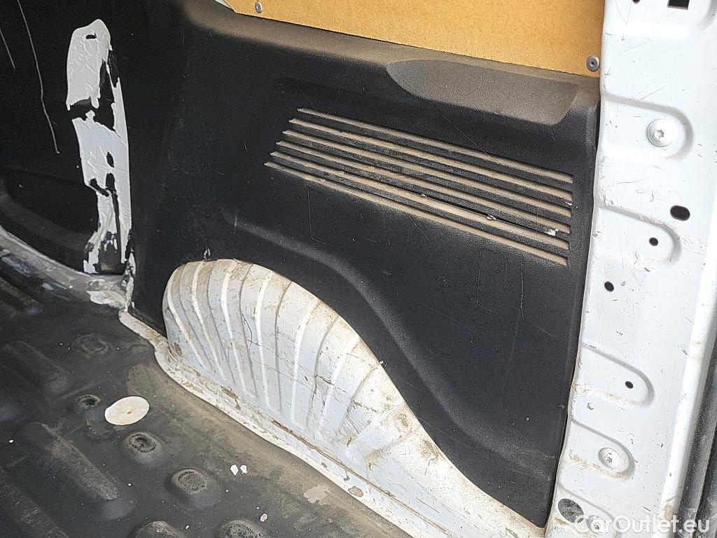  Peugeot  Partner PEUGEOT  / 2018 / 3P / furgón derivado de turismo Pro Standard 600kg BlueHDi 73kW #26