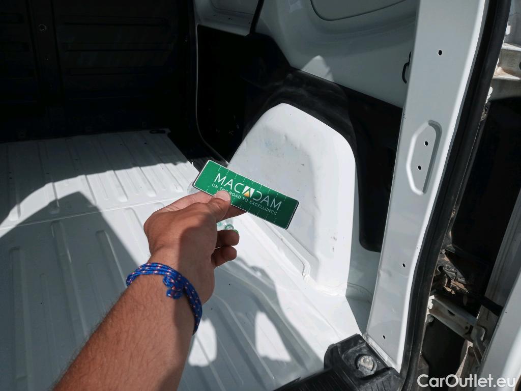  Renault  Kangoo RENAULT  Furgón/2021/4P/furgón derivado de turismo Profesional 1.5 Blue dCi 70kW (95CV) #4