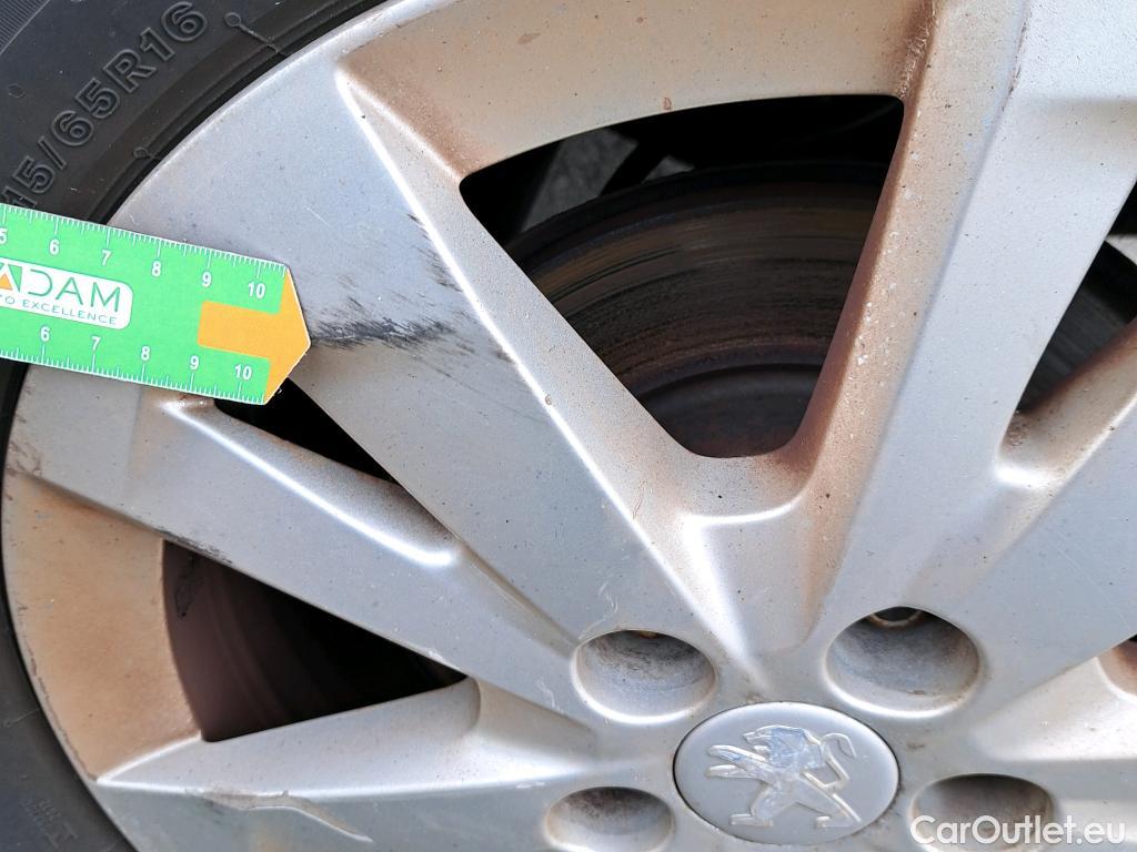  Peugeot  RIFTER PEUGEOT  / 2018 / 5P / monovolumen compacto Active Nav+ Standard BlueHDi 73kW #20