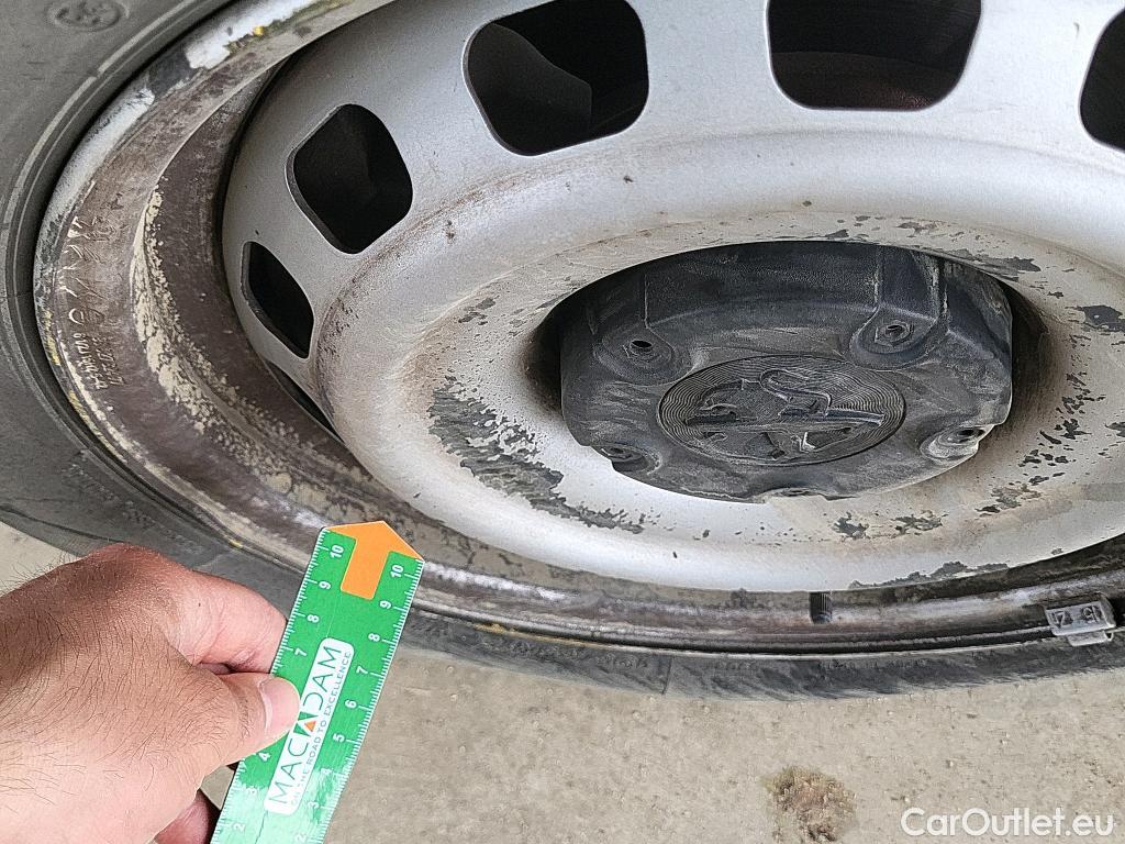  Peugeot  Partner PEUGEOT  / 2018 / 3P / furgón derivado de turismo Pro Standard 600kg BlueHDi 73kW #33