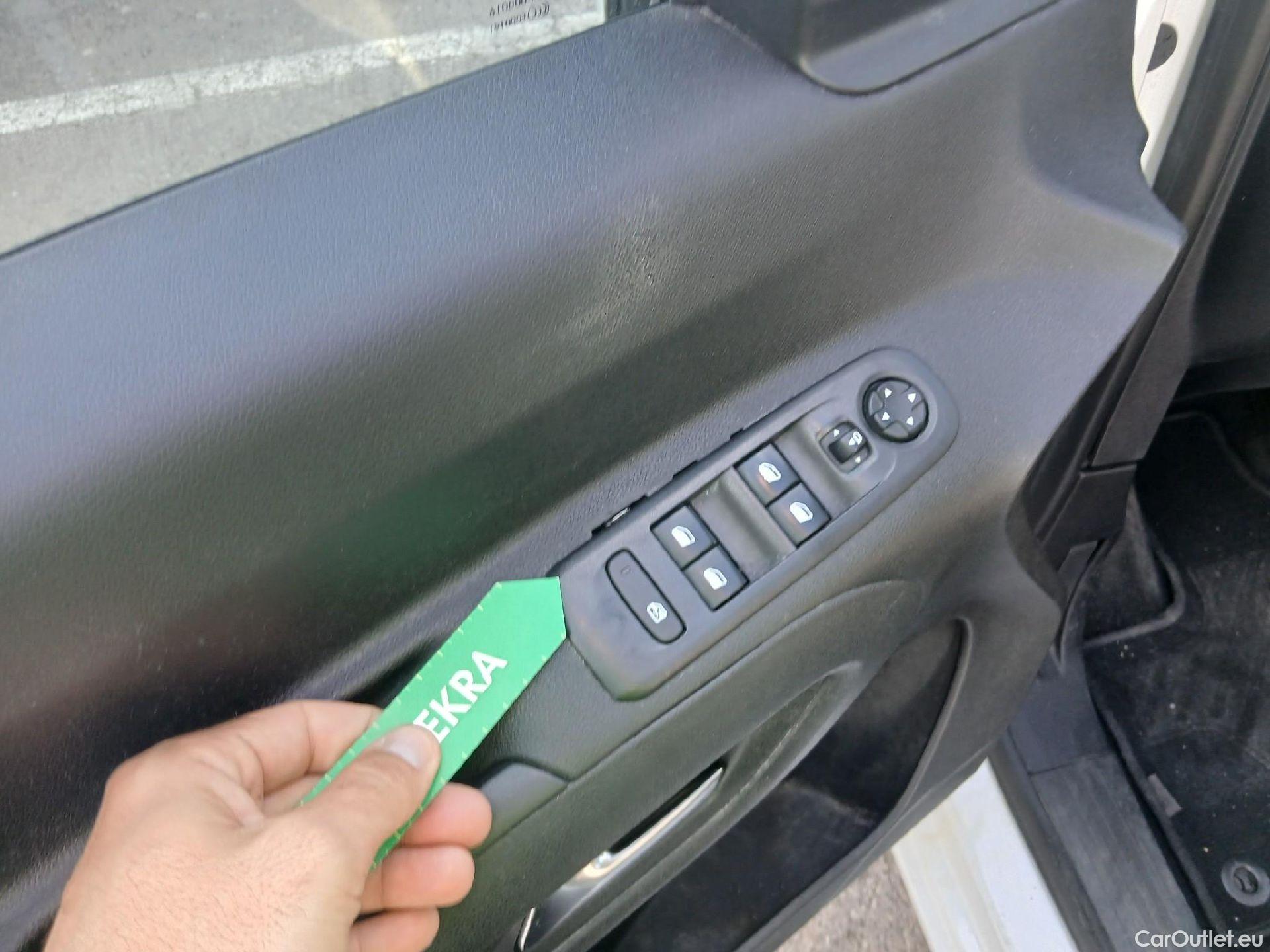  Opel  Combo OPEL  Life / 2018 / 5P / monovolumen compacto 1.5 TD 96kW (130CV) S/S Innovation L Aut #42