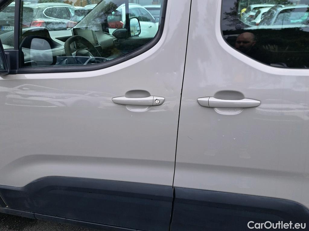  Peugeot  RIFTER PEUGEOT  / 2018 / 5P / monovolumen compacto Active Nav+ Standard BlueHDi 73kW #30