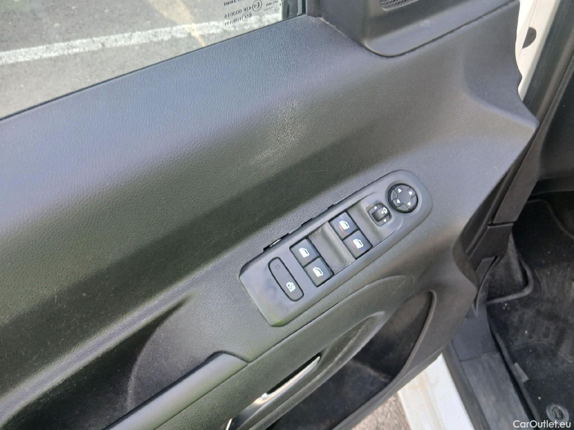  Opel  Combo OPEL  Life / 2018 / 5P / monovolumen compacto 1.5 TD 96kW (130CV) S/S Innovation L Aut #41