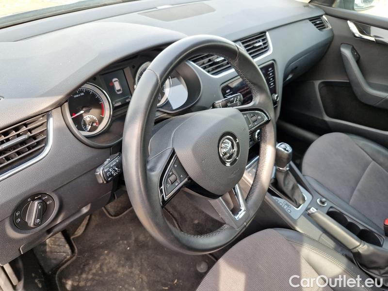  Skoda  Octavia  Combi  (5E5)(03.2017->) Octa.Com TDI 135 Style 4x4 AT #8