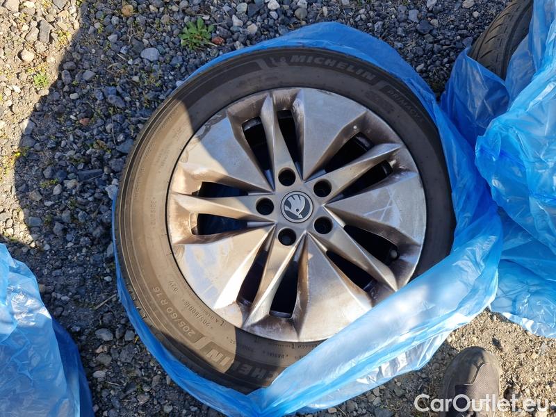  Skoda  Octavia  Combi (NX3)(2020) Oct.Combi 2.0TDI 85 Ambition #31