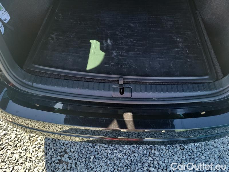  Skoda  Octavia  Combi (NX3)(2020) Oct.Combi 1.5TSI 110 Style #6