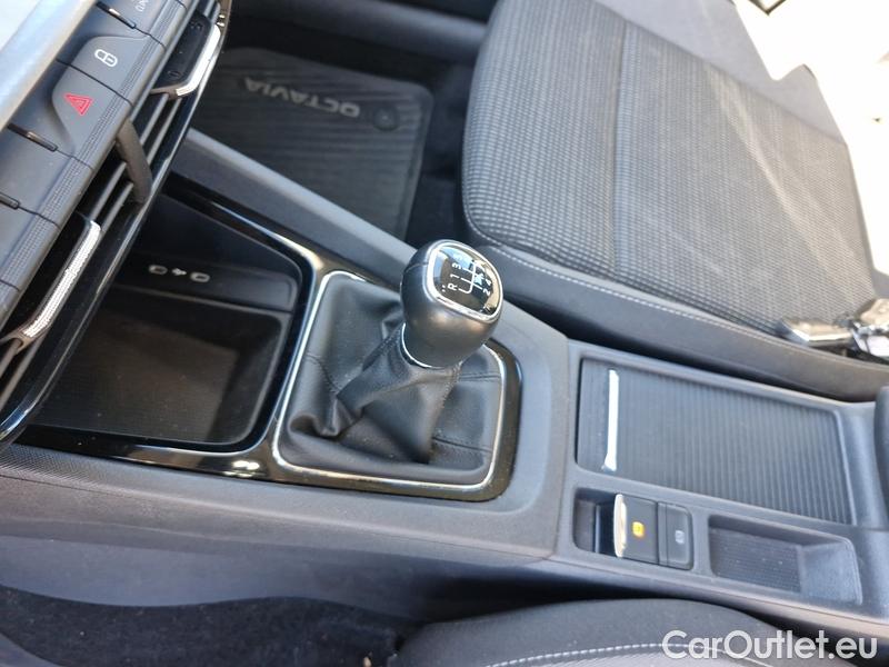  Skoda  Octavia  Combi (NX3)(2020) Oct.Combi 2.0TDI 85 Ambition #10