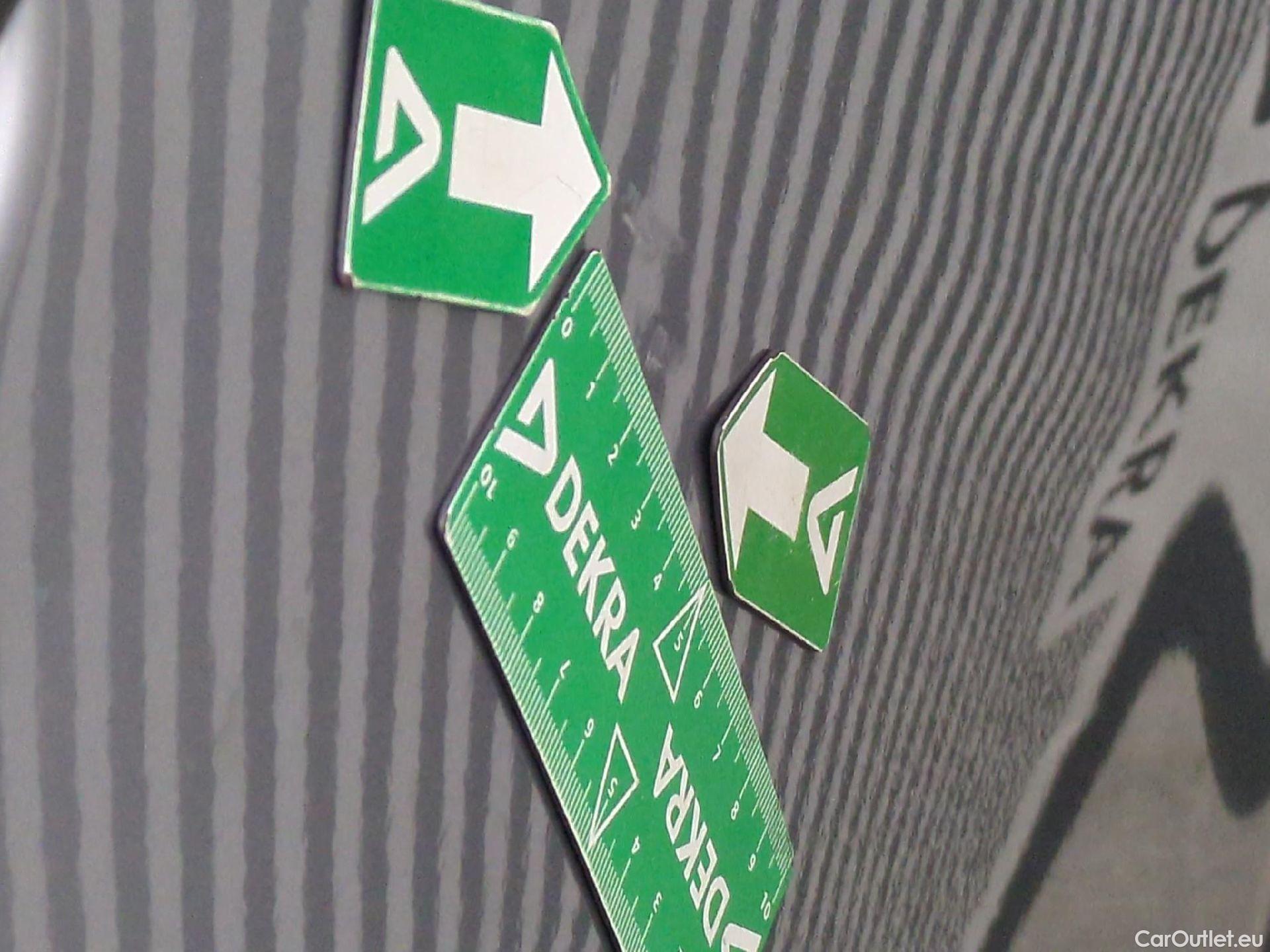  Citroen  C4  Berline Feel 1.5 BlueHDI 110CV BVM6 E6d #8