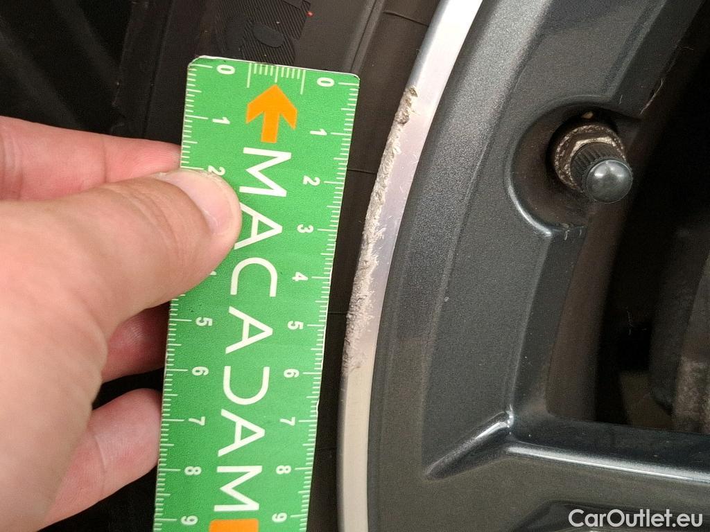  Bmw  Serie 1 BMW Série 1 / 2019 / 5P / Berline 1.5 116D Business Design #65