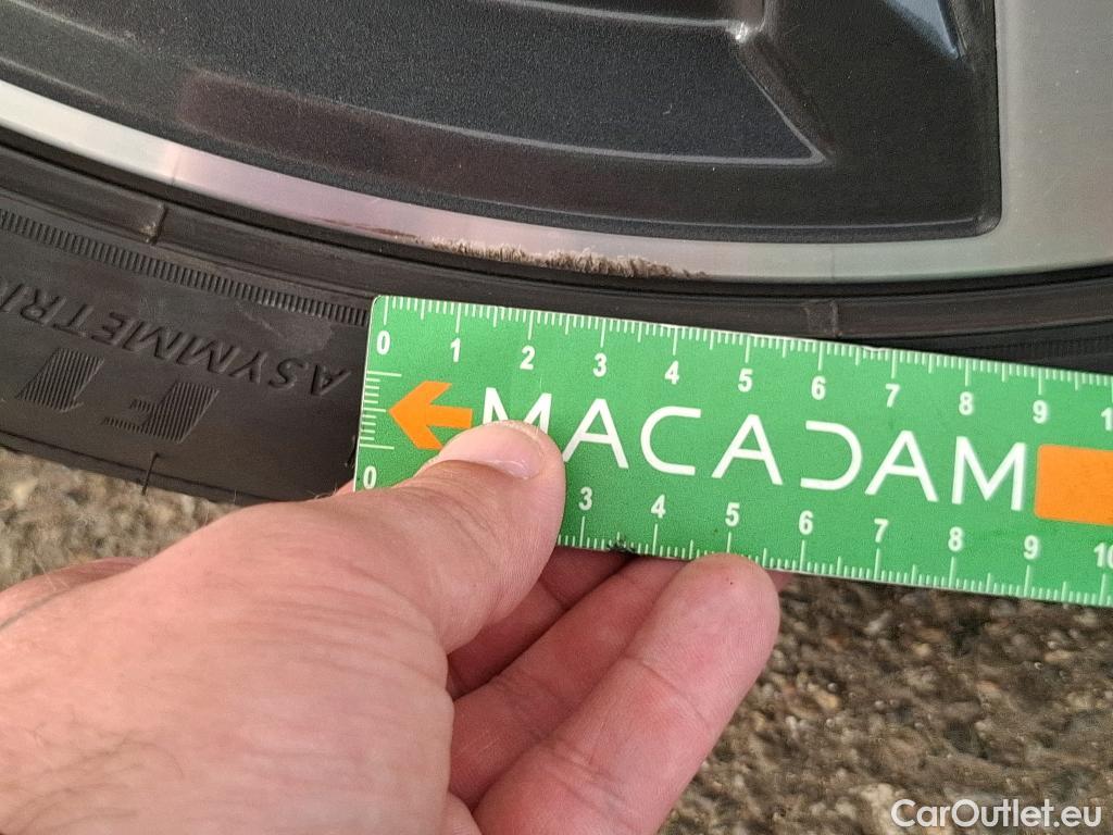  Bmw  Serie 1 BMW Série 1 / 2019 / 5P / Berline 1.5 116D Business Design #68