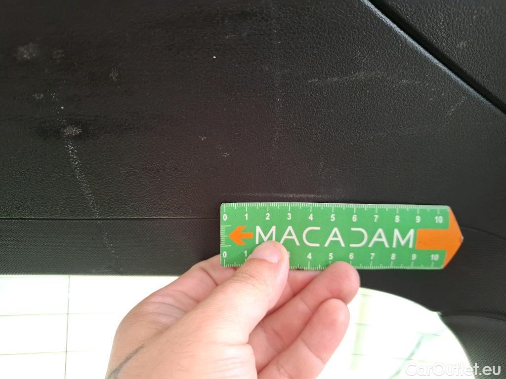  Bmw  Serie 1 BMW Série 1 / 2019 / 5P / Berline 1.5 116D Business Design #46