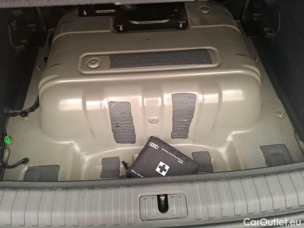  Audi  Q3 AUDI  / 2018 / 5P / SUV 45 TFSI E 245 S TRONIC #12