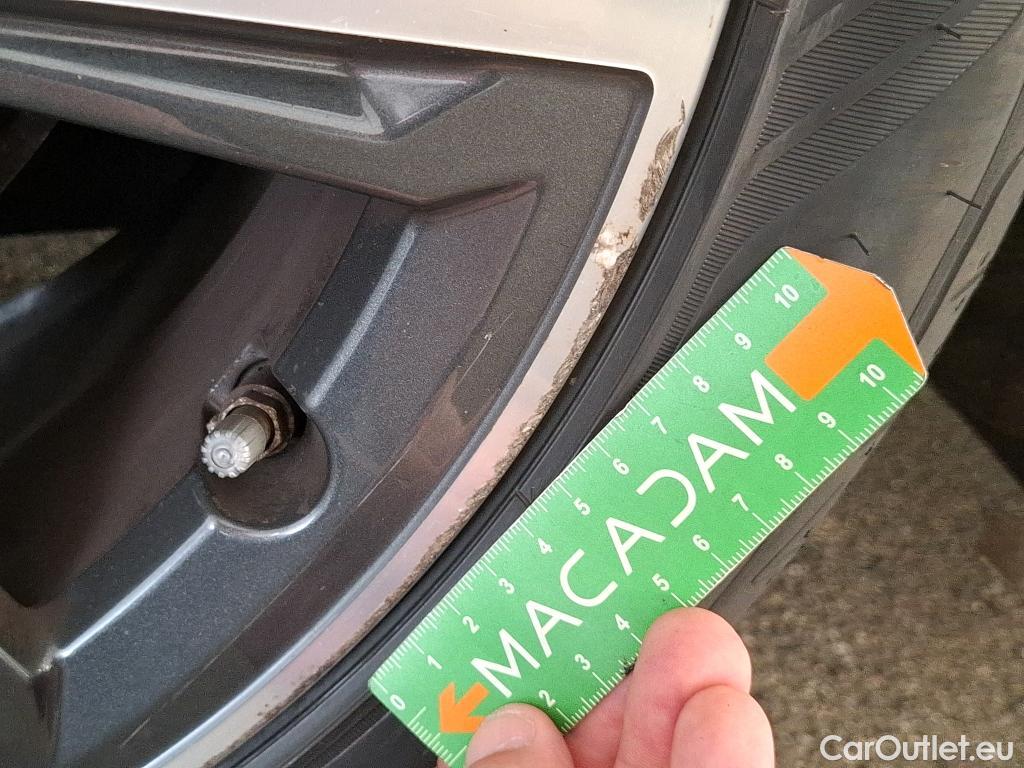  Bmw  Serie 1 BMW Série 1 / 2019 / 5P / Berline 1.5 116D Business Design #27