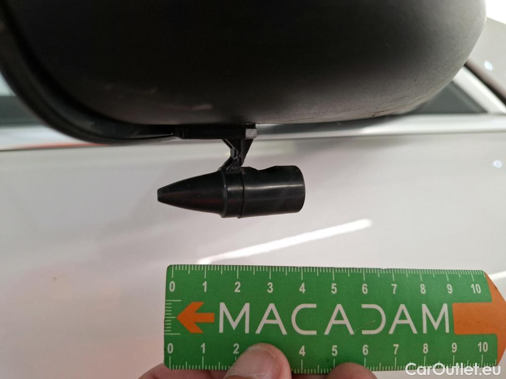  Bmw  Serie 1 BMW Série 1 / 2019 / 5P / Berline 1.5 116D Business Design #76