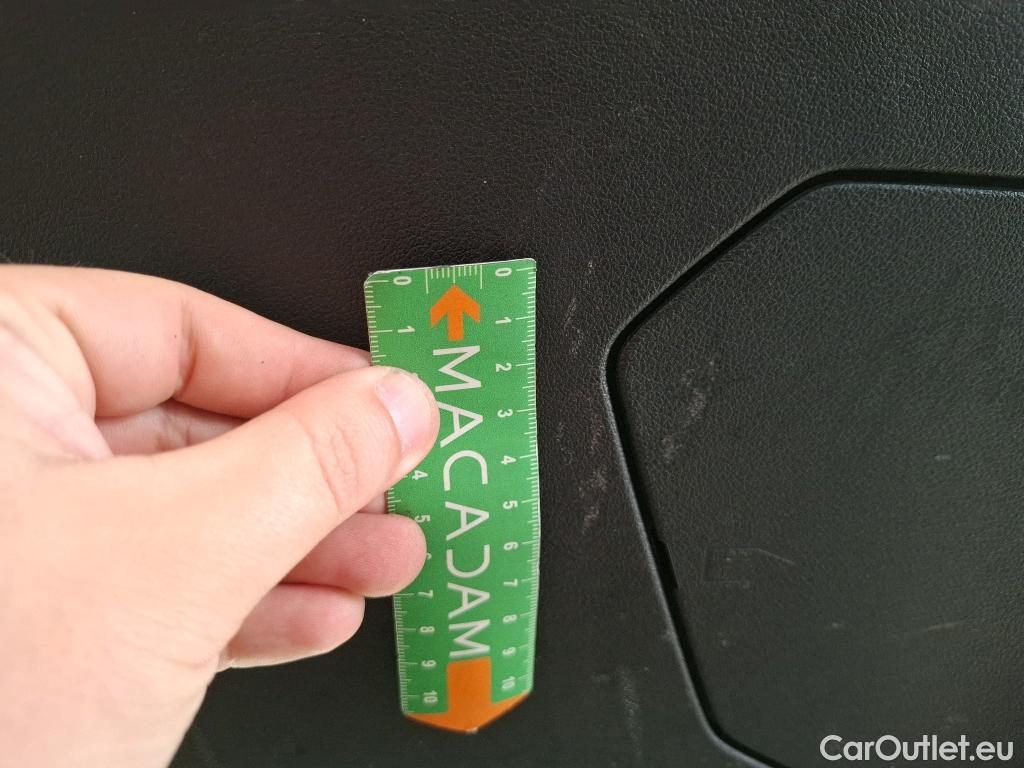  Bmw  Serie 1 BMW Série 1 / 2019 / 5P / Berline 1.5 116D Business Design #45