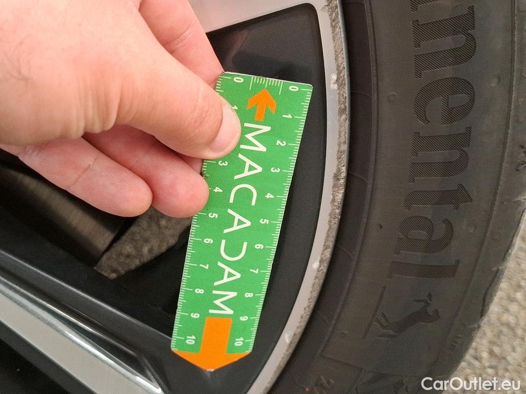  Bmw  Serie 1 BMW Série 1 / 2019 / 5P / Berline 1.5 116D Business Design #36