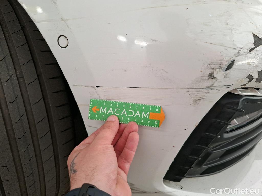  Bmw  Serie 1 BMW Série 1 / 2019 / 5P / Berline 1.5 116D Business Design #11