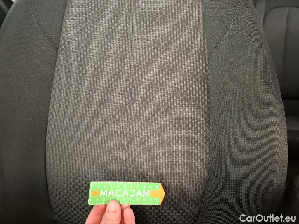  Bmw  Serie 1 BMW Série 1 / 2019 / 5P / Berline 1.5 116D Business Design #54