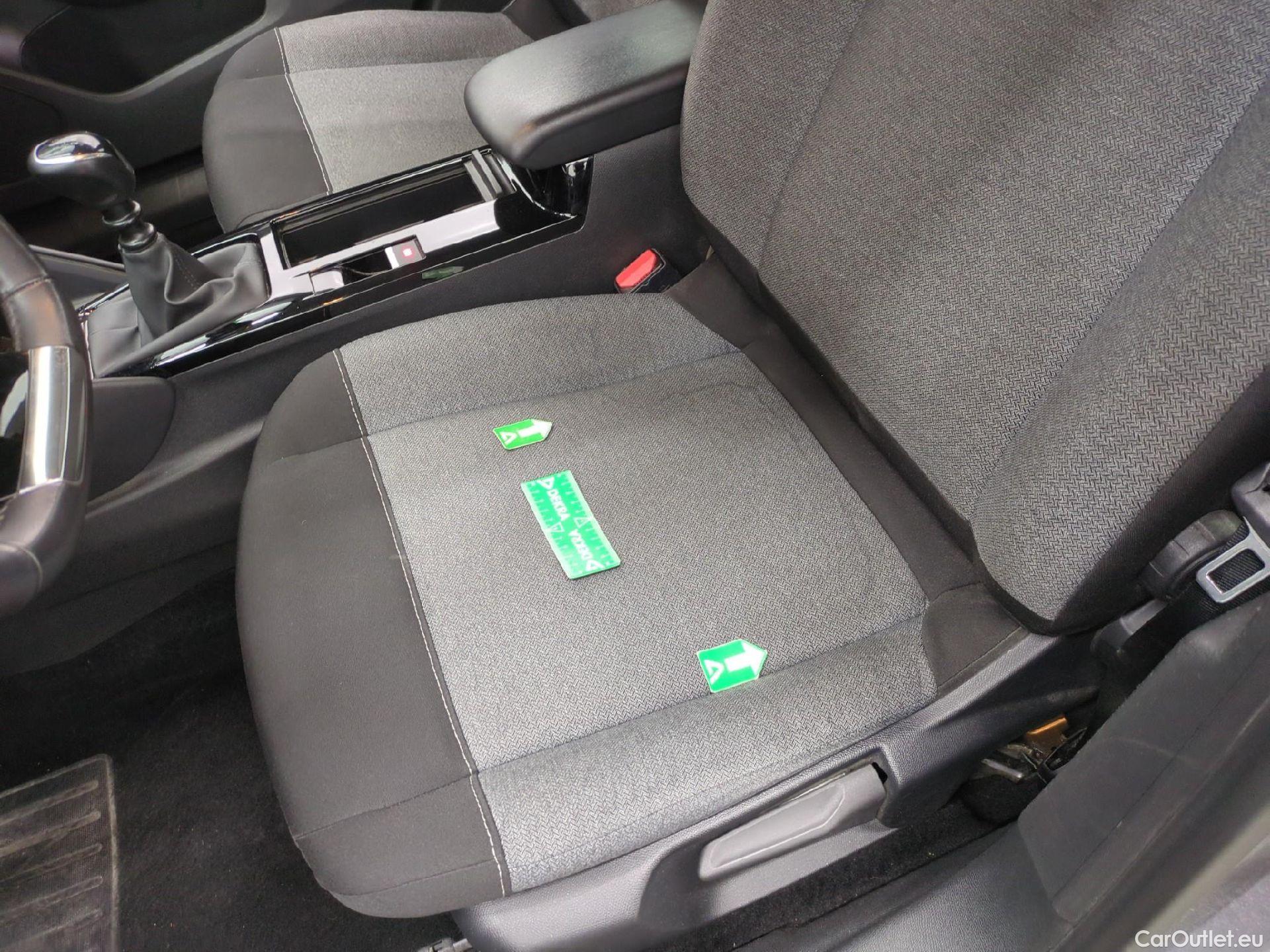  Citroen  C4  Berline Feel 1.5 BlueHDI 110CV BVM6 E6d #3