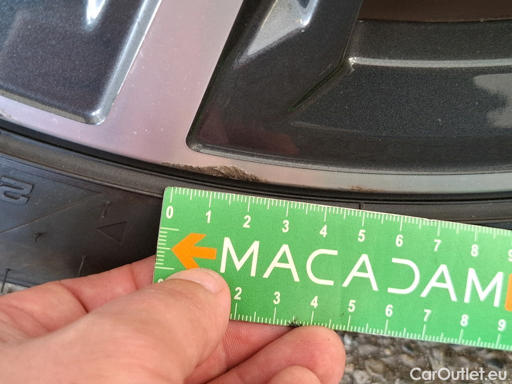  Bmw  Serie 1 BMW Série 1 / 2019 / 5P / Berline 1.5 116D Business Design #28