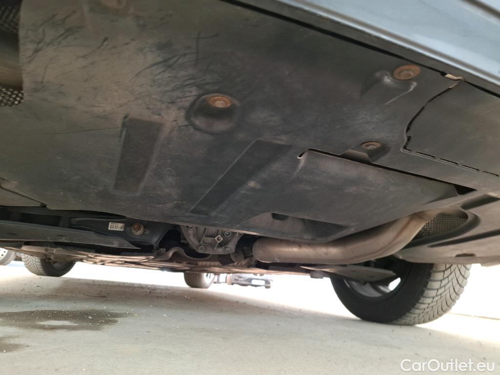  Bmw  Serie 3 BMW Série 3 Berline / 2018 / 4P / Berline 320d 190ch Luxury BVA8 #3