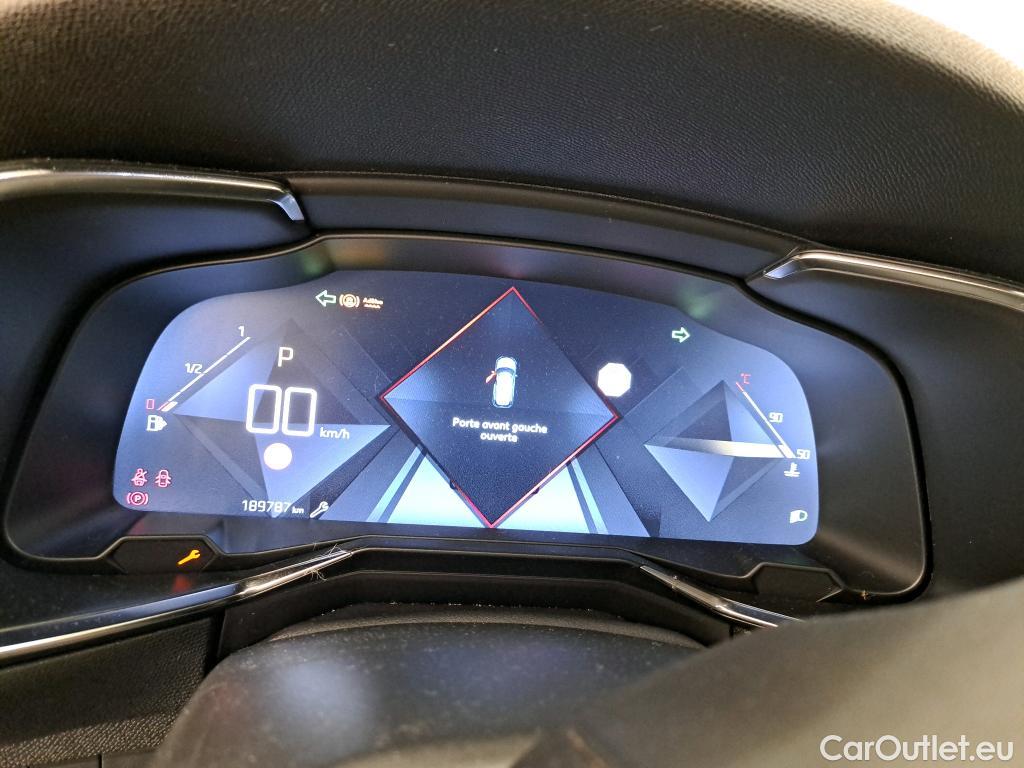  DS  DS7 DS DS 7 Crossback / 2017 / 5P / SUV BlueHDi 130 Auto Executive #32