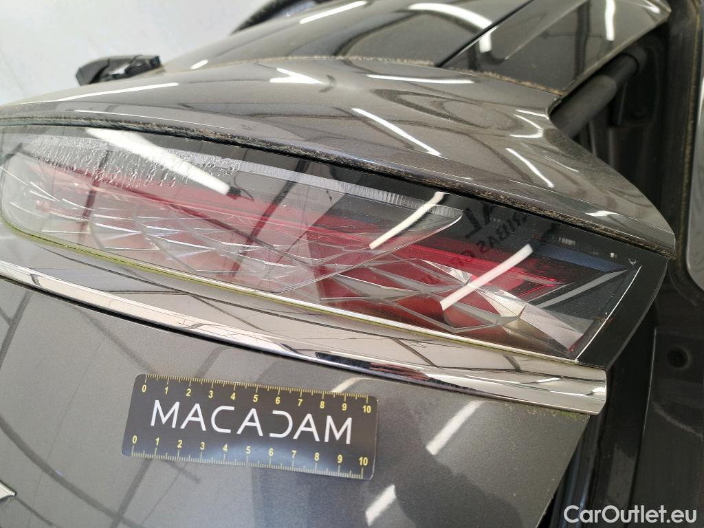  DS  DS7 DS DS 7 Crossback / 2017 / 5P / SUV BlueHDi 130 Auto Executive #4