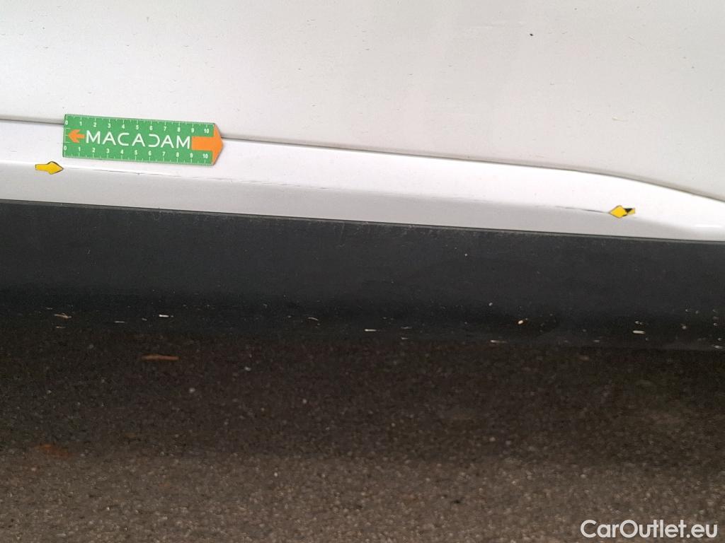  Peugeot  2008  Allure Business 1.5 HDi 130CV BVA8 E6d #16