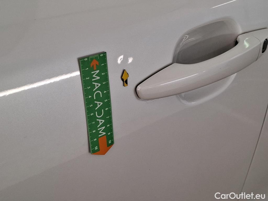  Peugeot  2008  Allure Business 1.5 HDi 130CV BVA8 E6d #40