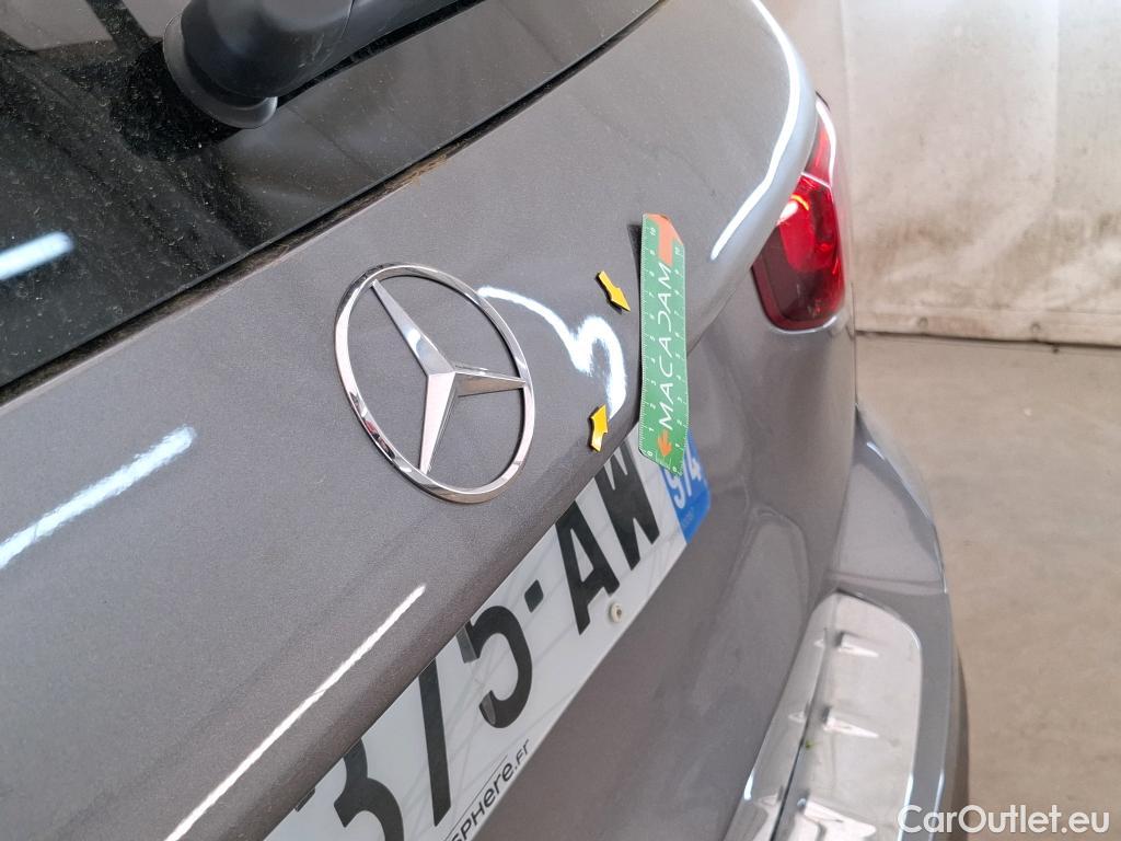  Mercedes  GLB MERCEDES-BENZ  / 2019 / 5P / SUV  220 d AMG Line 4Matic #4