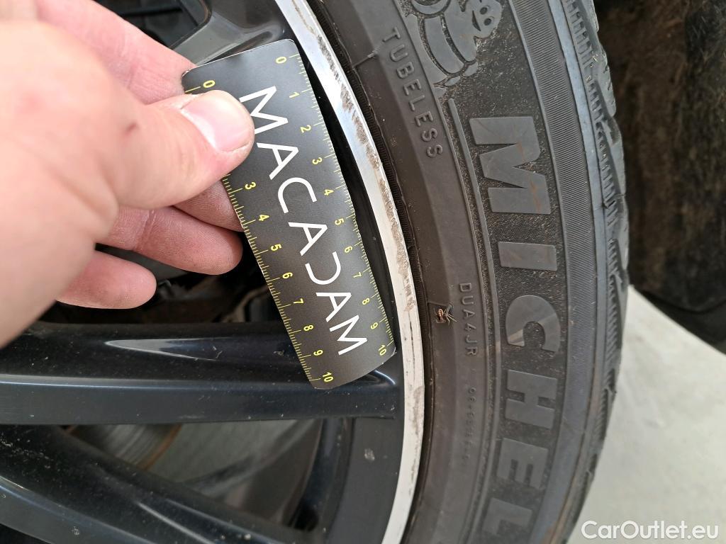  Mercedes  GLA MERCEDES-BENZ  / 2020 / 5P / SUV 2.0  220D AMG LINE 4MATIC DCT #9