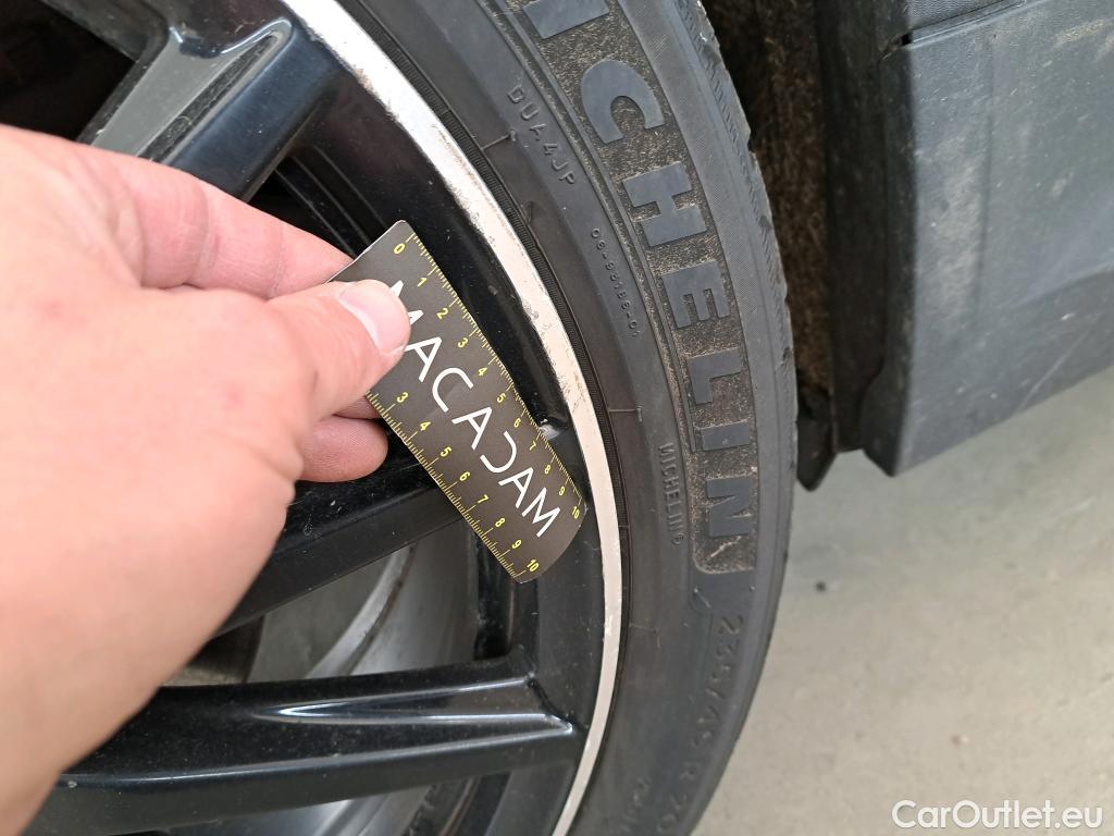  Mercedes  GLA MERCEDES-BENZ  / 2020 / 5P / SUV 2.0  220D AMG LINE 4MATIC DCT #13